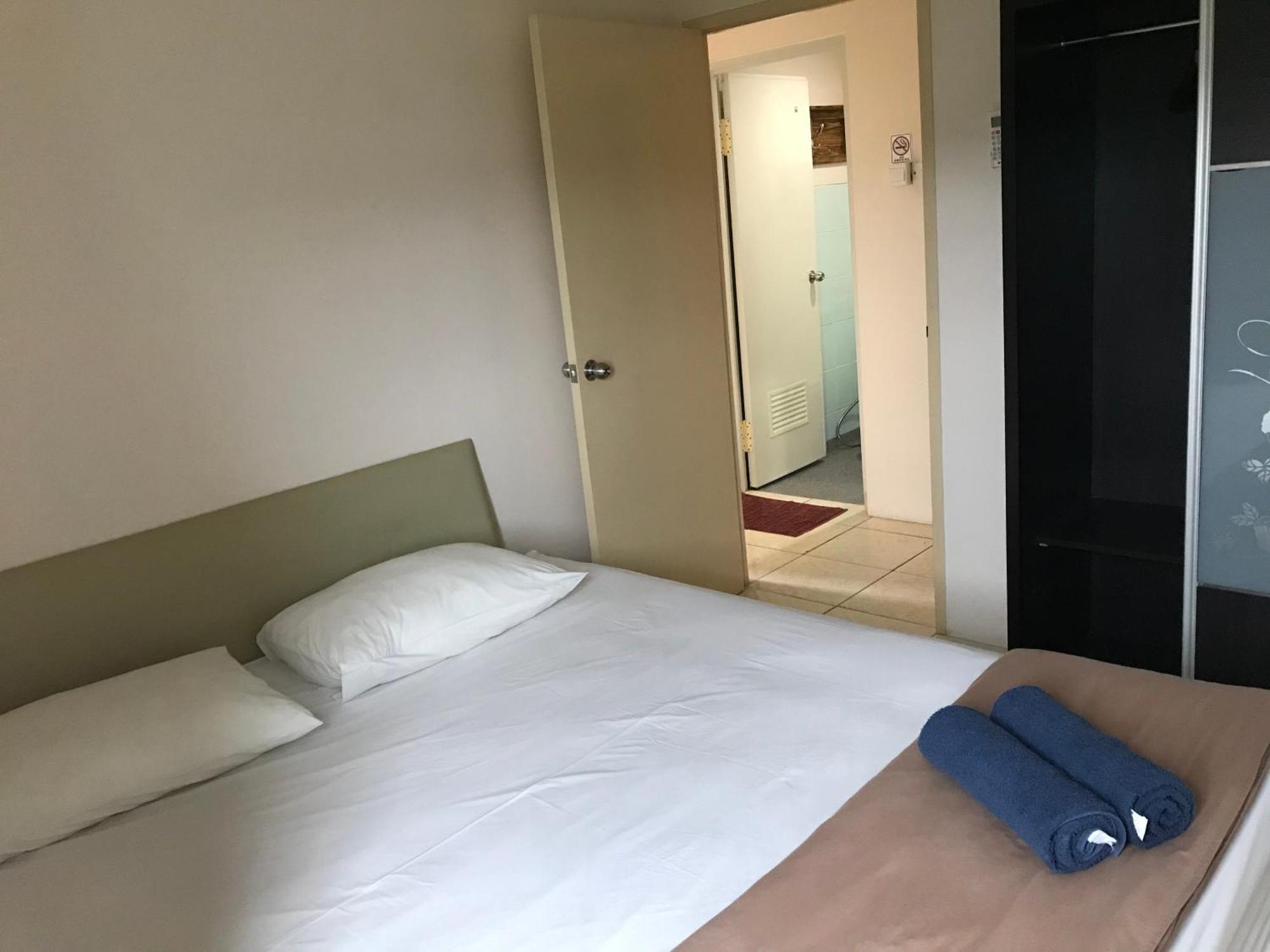 Queen Victoria Apartment Batam Δωμάτιο φωτογραφία