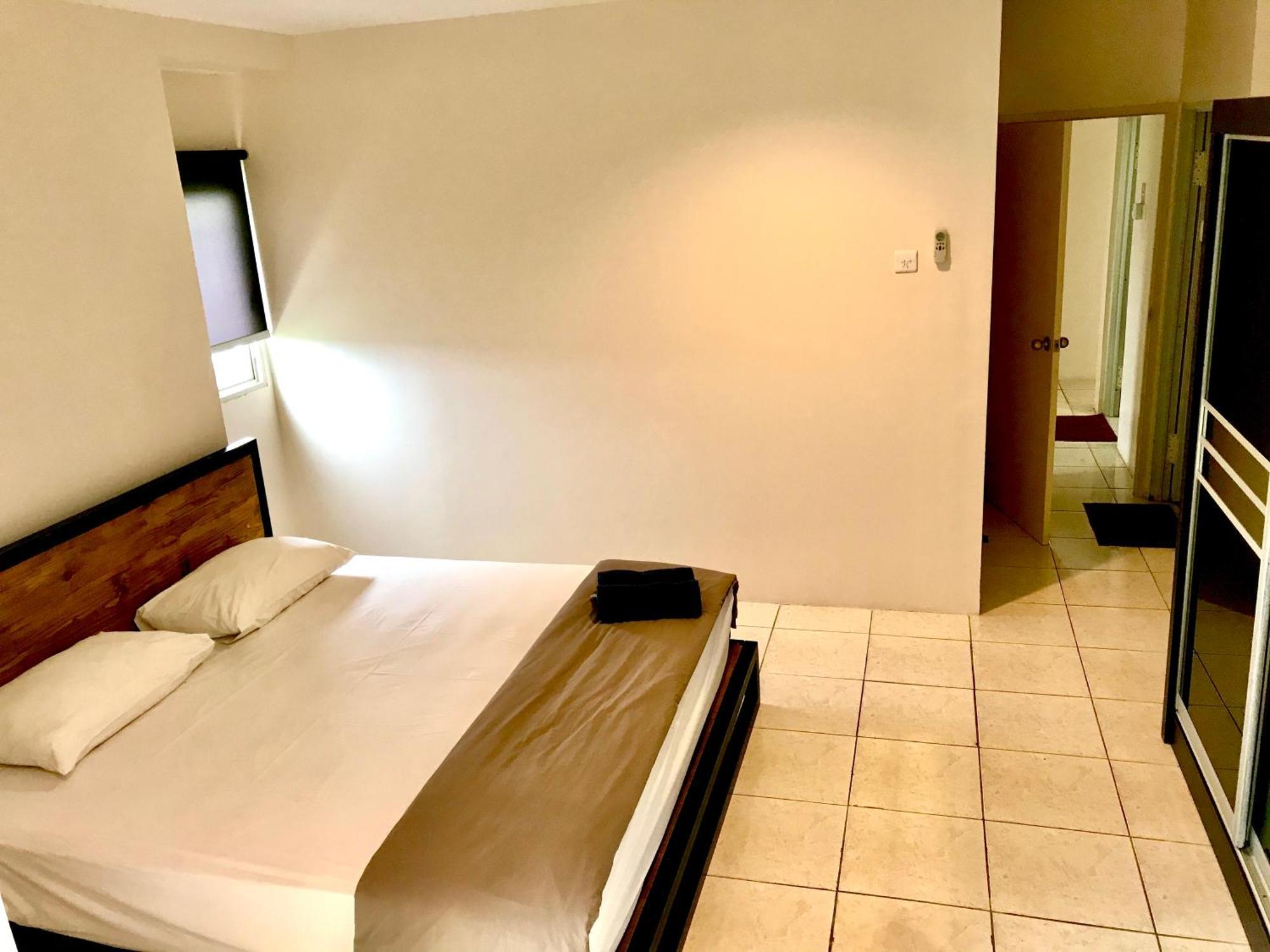Queen Victoria Apartment Batam Δωμάτιο φωτογραφία