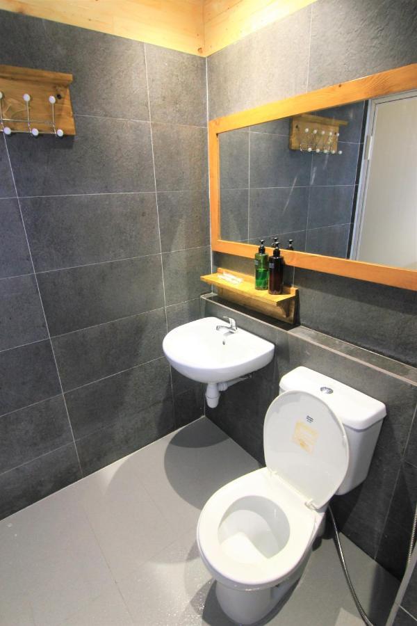 Queen Victoria Apartment Batam Εξωτερικό φωτογραφία
